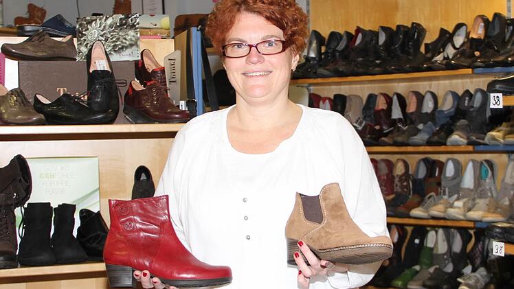 Schuhe für große und kleine Leute gibt es bei Schuh Heinkelmann in der Kirchgasse.