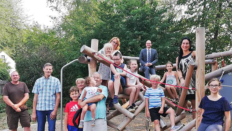 Das Klettergerüst ist eines der neuen Highlights auf dem Spielplatz in der Eichendorffstraße von Garitz. Sigismund von Dobschütz