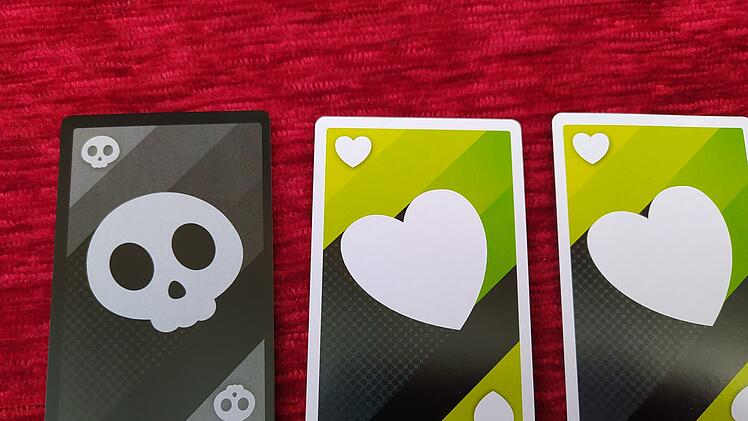 Spiele-Test "5 Alive": Schnelles Kartenspiels für Fans von Uno und 17 und 4
