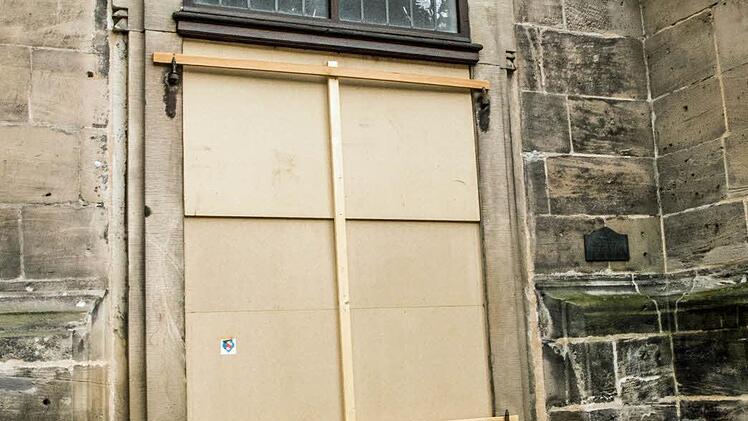 Die Türen von St. Moriz werden gerade saniert.Foto: Jochen Berger