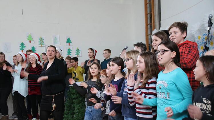 Weihnachtsfeier der Mittelschule. Foto: Heike Beudert
