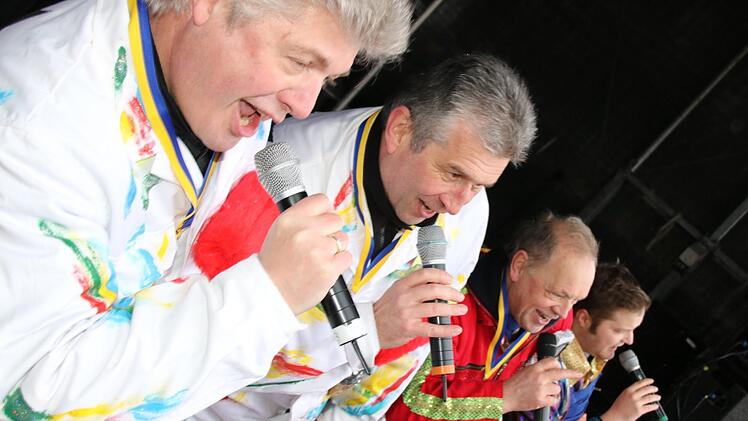 Marktplatztreiben in Stadtsteinach. Foto: Jürgen Gärtner