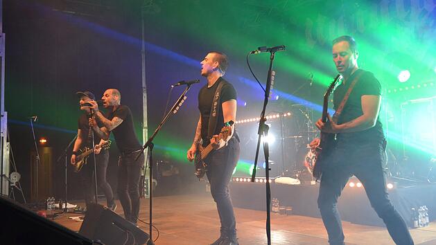 Die Jungs aus S&uuml;dtirol wurden von ihren Fans in der M&uuml;nnerst&auml;dter Mehrzweckhalle gefeiert. Fotos: Johannes Schlereth
