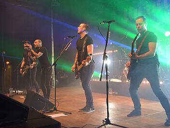 Die Jungs aus Südtirol wurden von ihren Fans in der Münnerstädter Mehrzweckhalle gefeiert. Fotos: Johannes Schlereth