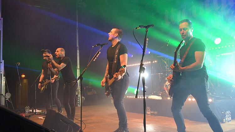 Die Jungs aus Südtirol wurden von ihren Fans in der Münnerstädter Mehrzweckhalle gefeiert. Fotos: Johannes Schlereth