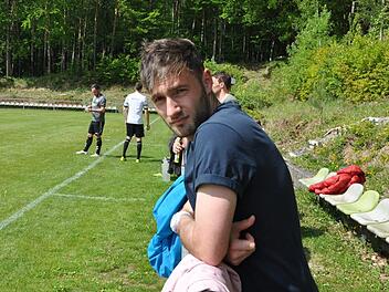 Zu Besuch in Weingarts: Zum Ende der Vorsaison sah sich Oliver Seybold schon mal an der k&uuml;nftigen Wirkungsst&auml;tte um.  Foto: Leo H&uuml;hnlein