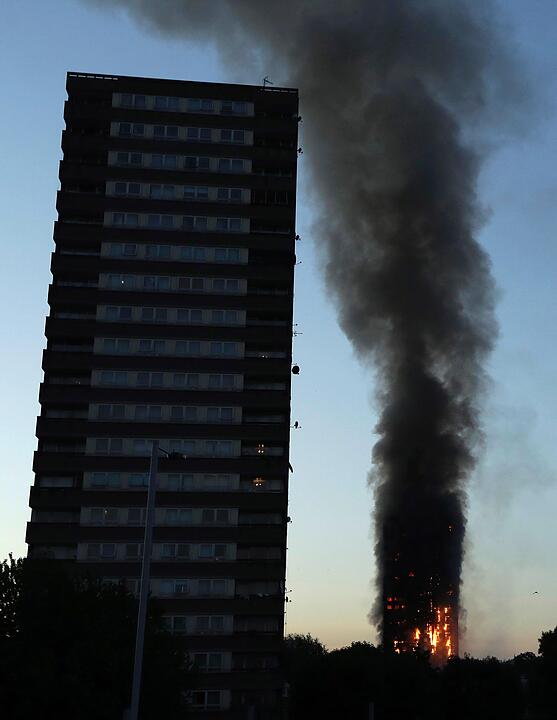 Großbrand in Londoner Hochhaus
