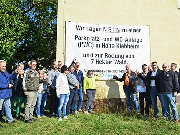 Zwei Gemeinden, ein gemeinsames Ziel. Weder die Klebheimer (Gemeinde Heßdorf) noch die Neuhauser Bürger (Gemeinde Adelsdorf) stehen den Planungen einer ortsnahen PWC-Anlage wohlgesinnt gegenüber.