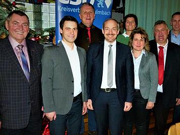 Die Spitzenkandidaten von CSU, Junger Union, Frauenunion und Seniorenunion:  (von links)  Erhard Hildner, Patrick Kölbel, Henry Schramm, Jörg Kunstmann, Heike Vogel, Doris Leither-Bisani, Gerhard Schneider und Martin Bernreuther.Werner Reißaus