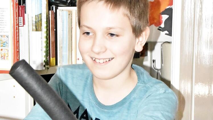 Maximilian Senf steigt t&auml;glich auf den Hometrainer.