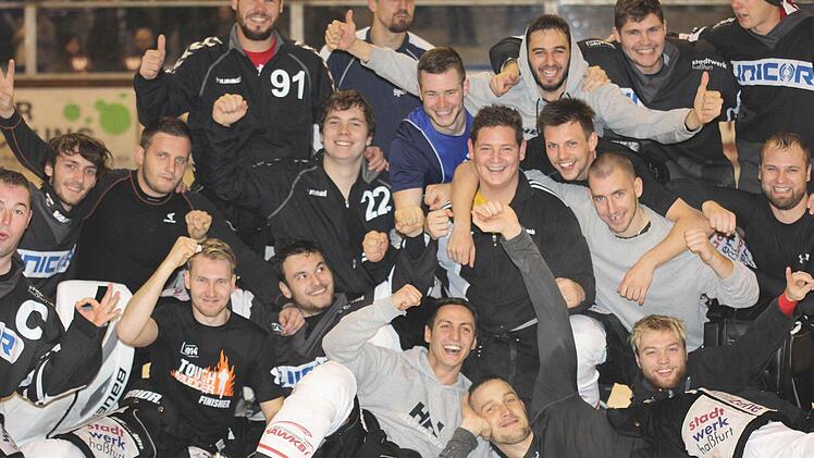 Riesenjubel herrschte im Lager der Haßfurter nach dem Derbysieg.