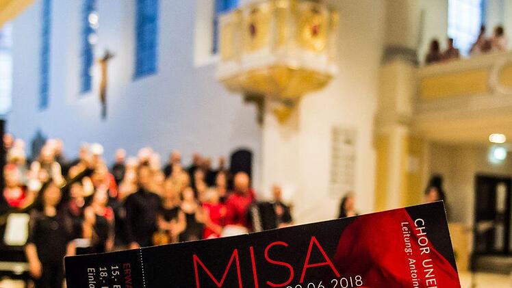 Coburger Erstaufführung: Die "Misa Tango" des argentinischen Komponisten Martin Palmeri erklang am Samstag in der Morizkirche. Der begeisterte Publikum erklatschte sich zwei Zugaben.Foto Jochen Berger