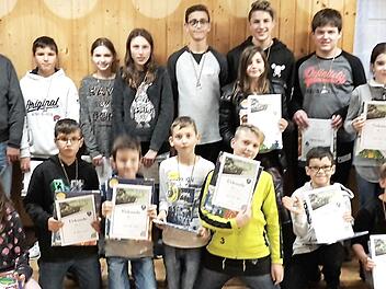 Der Neuenbürger Schützenverein hatte Jugendliche zum Schnuppertraining eingeladen. Foto: Richard Sänger