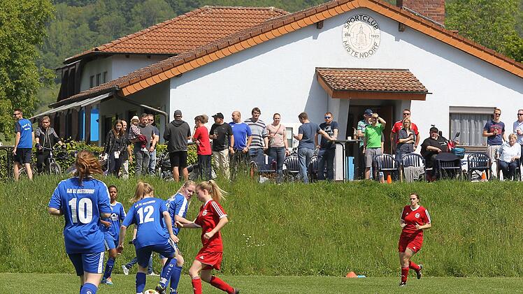 Trotz der vielen Niederlagen: Die Frauen der DJK-SC Mistendorf erfahren bei ihren Heimspielen große Unterstützung von den Zuschauern