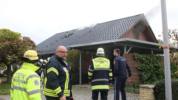 Insgesamt waren 74 Rettungskräfte, darunter das THW, im Einsatz. Foto: Michael Stelzner