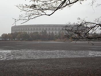 N&uuml;rnberg: Volksfestplatz wird nach Herbstvolksfest weiter teilsaniert - Arbeiten gehen gut voran
