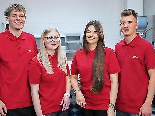 Tag der Ausbildung bei perma-tec in Euerdorf. Auf dem Bild sind (von links) Mika Manninger, Annika Hartmann, Lara Köblitz und Luca Metz zu sehen.