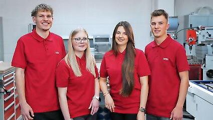 Tag der Ausbildung bei perma-tec in Euerdorf. Auf dem Bild sind (von links) Mika Manninger, Annika Hartmann, Lara Köblitz und Luca Metz zu sehen.