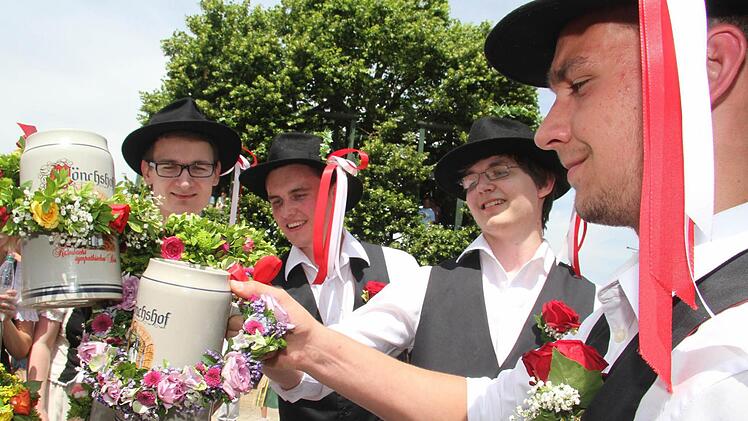 Weitere Impressionen von der Peestener Lindenkerwa. Foto: Sonja Adam