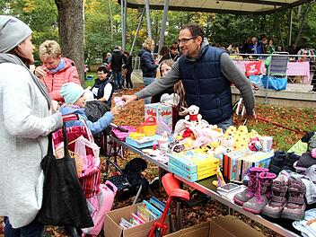 Interessantes gab es beim Trödelmarkt zu bestaunen und zu kaufen.Richard Sänger