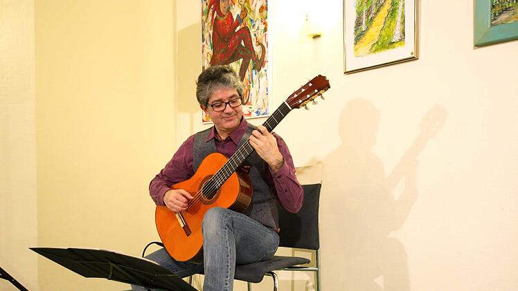 Der Gitarrist und Kulturpreisträger Stefan Grasse   Foto: Richard Sänger