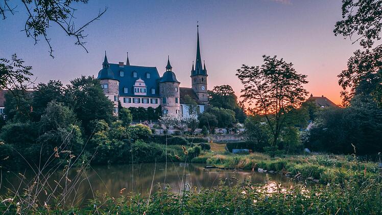 Der Lieblingsplatz in der Region Coburg/Rennsteig ist gefunden: Es ist der romantische Blick auf Schloss Ahorn bei Sonnenaufgang. Foto: Cris Kilper