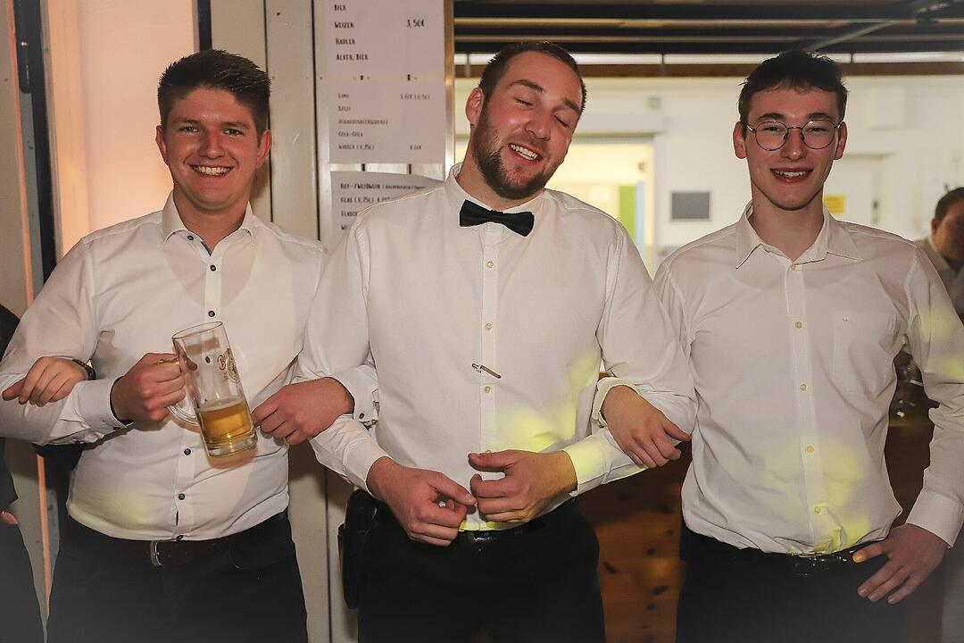 Es wurde in das Jahr 2025 gefeiert.