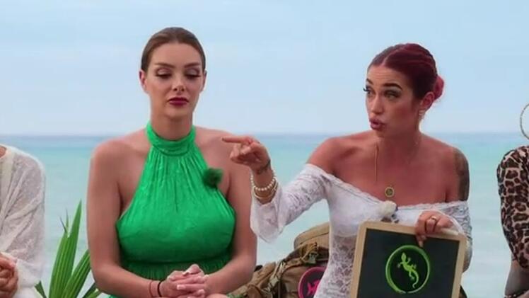 Ariel (rechts, mit Nathalie Gaus-Citiolo) geriet auch im Finale von "Reality Queens" einmal mehr mit Hati Suarez aneinander.