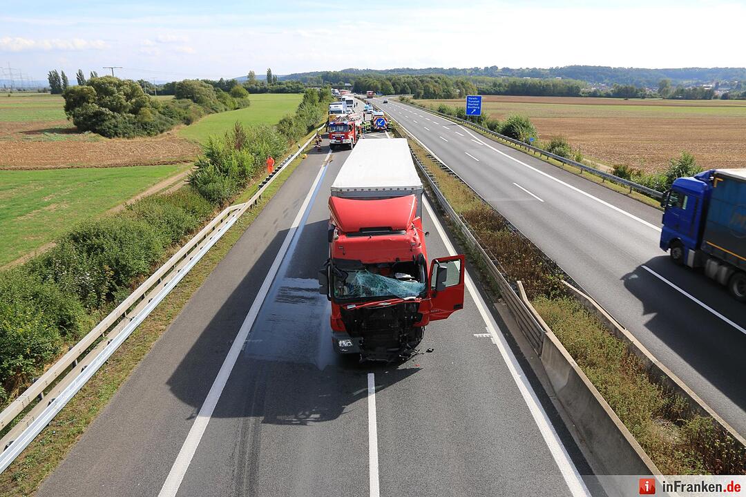 Lkw donnert in WarnleitanhŠnger von Wanderbaustelle - Autofahrer wenden eigenstŠndig und werden zu Geisterfahrern