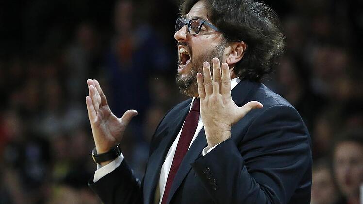 Andrea Trinchieri regte sich vor allem in der ersten Halbzeit über die schwache Vorstellung seiner Mannschaft auf. Foto: Daniel Löb