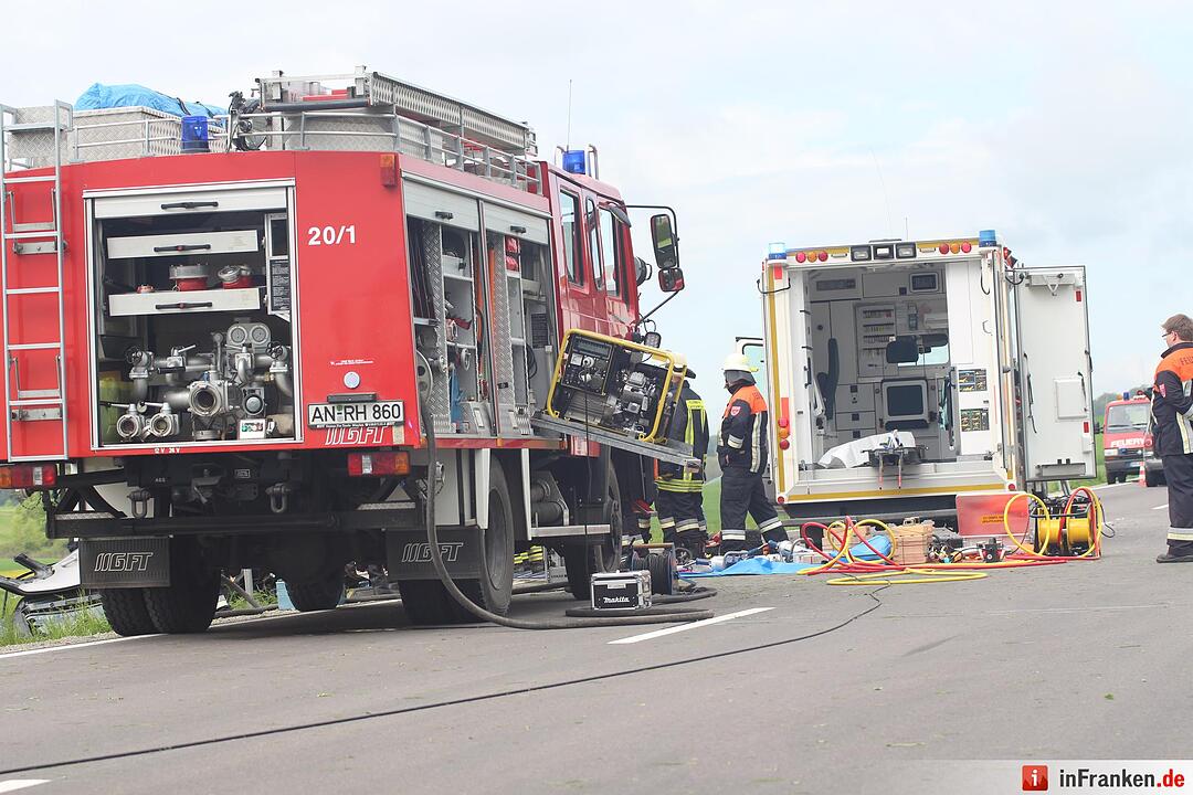 Ansbach: Fahranfänger kracht in Bagger