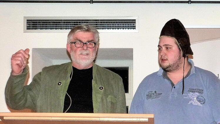 Ein bew&auml;hrtes Duo: Werner Rei&szlig;aus (links) und Nicolas Peter. Sie bereicherten auch das Starkbierfest im Br&auml;uwerck.Archiv