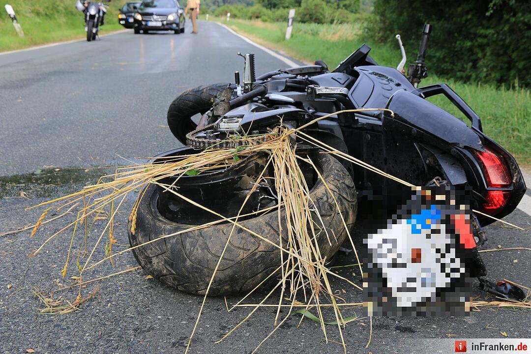 Motorradfahrer stürzt: Unfall bei Ebermannstadt