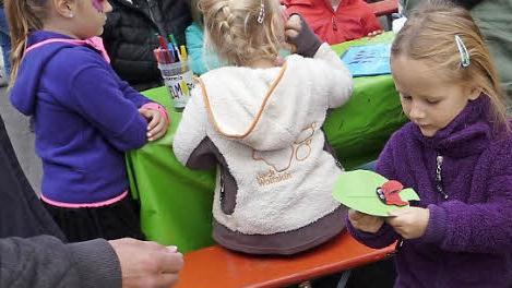 F&uuml;r die Hutschdorfer Kinder kam das Spielmobil. Fotos: Martina Gr&ouml;&szlig;l-Dippold