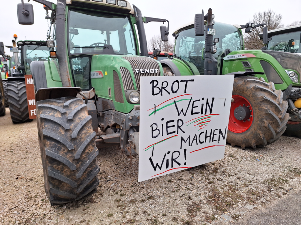 Bilder von der Mega-Demo in Nürnberg: Tausende Bauern demonstrieren