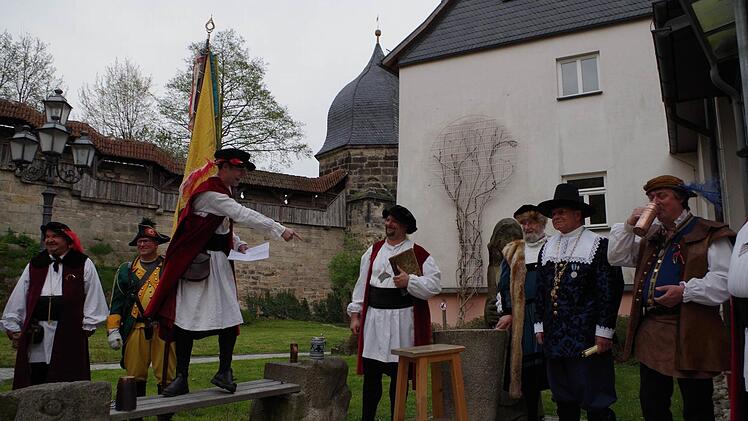 Jens Schick stellte Viertelmeister Stefan Wicklein am Jungbrunnen zur Rede Foto: privat