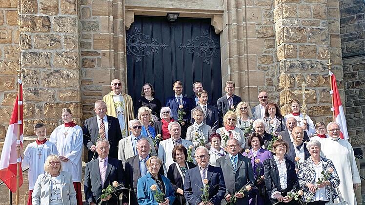 In der Herz-Jesu-Kirche fand am Sonntag Jubelkommunion mit Pfarrer Wolfgang Scherbel statt.