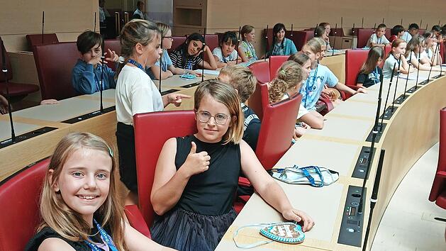 Die Viertklässler aus Gößweinstein bekamen gute Einblicke in den Bayerischen Landtag.