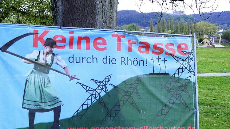 Die Symbolfigur der Bürgerinitiative Gegenstrom Elfershausen signalisiert die Bereitschaft der BI, sich auch in der "heißen Phase", der Antragskonferenz im Mai, zu beteiligen.  Fotos: Winfried Ehling