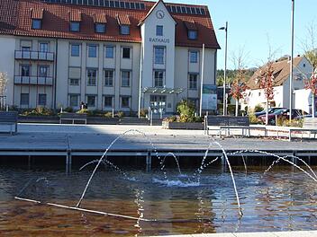 Wohnen, leben und arbeiten in Wildflecken. Der neue Imagefilm soll Wildflecken als zukunftsorientierte und lebenswerte Gemeinde für Familien mit Kindern darstellen, aber auch Touristen ansprechen.  Fotos: Marion Eckert