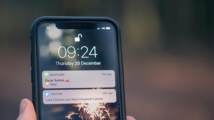 Täglich ploppen auf unseren Smartphone unzählige WhatsApp-Nachrichten auf. Das soll mit der neuen Logout-Funktion bald ein Ende haben