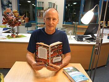 Jan Beinßen las aus zwei verschiedenen Werken.    Foto: Richard Sänger