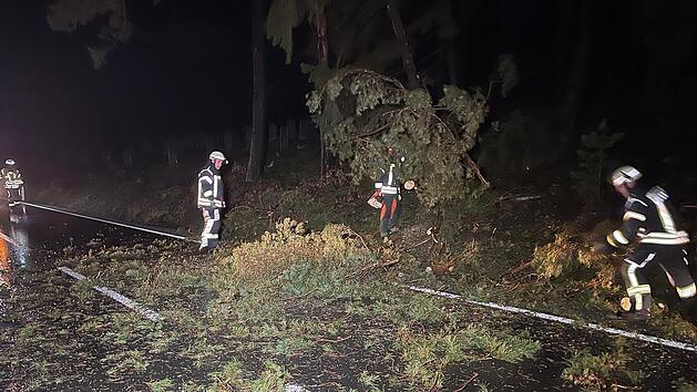 Sturmtief "Zoltan" sorgt f&uuml;r Sch&auml;den in Franken