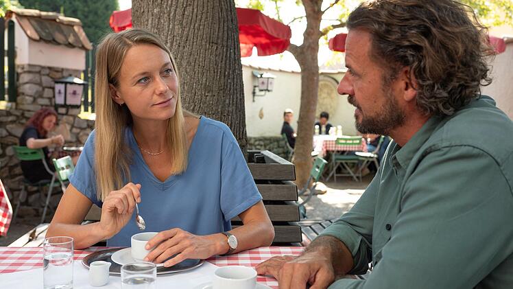Um mehr &uuml;ber den verd&auml;chtigen fr&uuml;heren Brandstifter Dominik zu erfahren, befragt Anni Sulmtaler (Anna Unterberger) dessen Therapeuten Michael Haas (Stephan Luca). Die beiden sind sich schnell sympathisch, bahnt sich hier eine Romanze an?