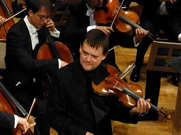 Frank Peter Zimmermann beim Brahms-Konzert. Foto: Ahnert