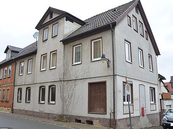 Die Häuser Albertstraße 1 und Mühlgraben 12 sind im Jahresbedarfsplan für die Städtebauförderung als Abbruchgebäude vorgesehen. Die Planung sieht an der Stelle Parkraum vor.Rainer Lutz