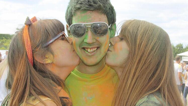 Annemieke aus Detter (links) mit zwei Geburtstagskindern: Rick aus Wollbach wurde gestern 20, Rebecca aus Kothen wurde 19.