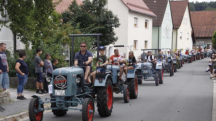 Die Eicher-Rundfahrt Foto: Reinhard Löwisch