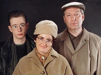 Eine echte Kultserie der 90er-Jahre: In "Familie Heinz Becker" lachte das TV-Publikum &uuml;ber Spie&szlig;b&uuml;rger Heinz Becker, seine naive Frau Hilde und deren Sohn Stefan.