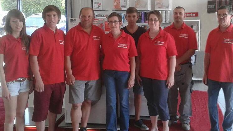 Seit zehn Jahren zuverlässige Ansprechpartner für Kunden in Wiesentheid: Das Team der Elektrotechnik Bräutigam GmbH.  Foto: privat